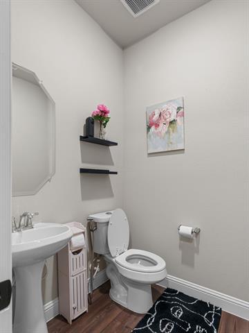 Building Photo - 2333 Willow Garden Dr