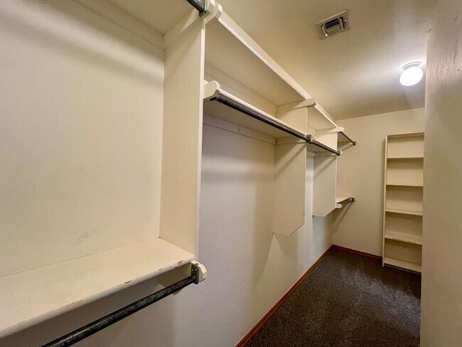 Building Photo - 2909 SE 96th St