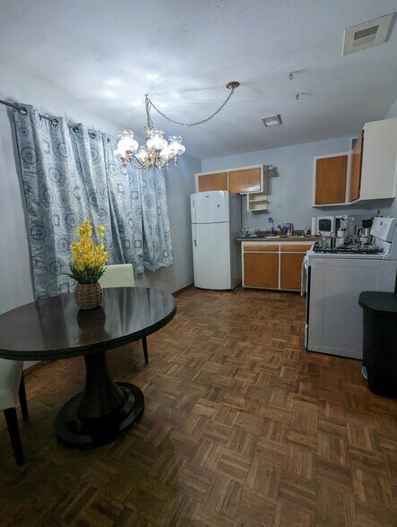 Building Photo - 10225 Propps St NE