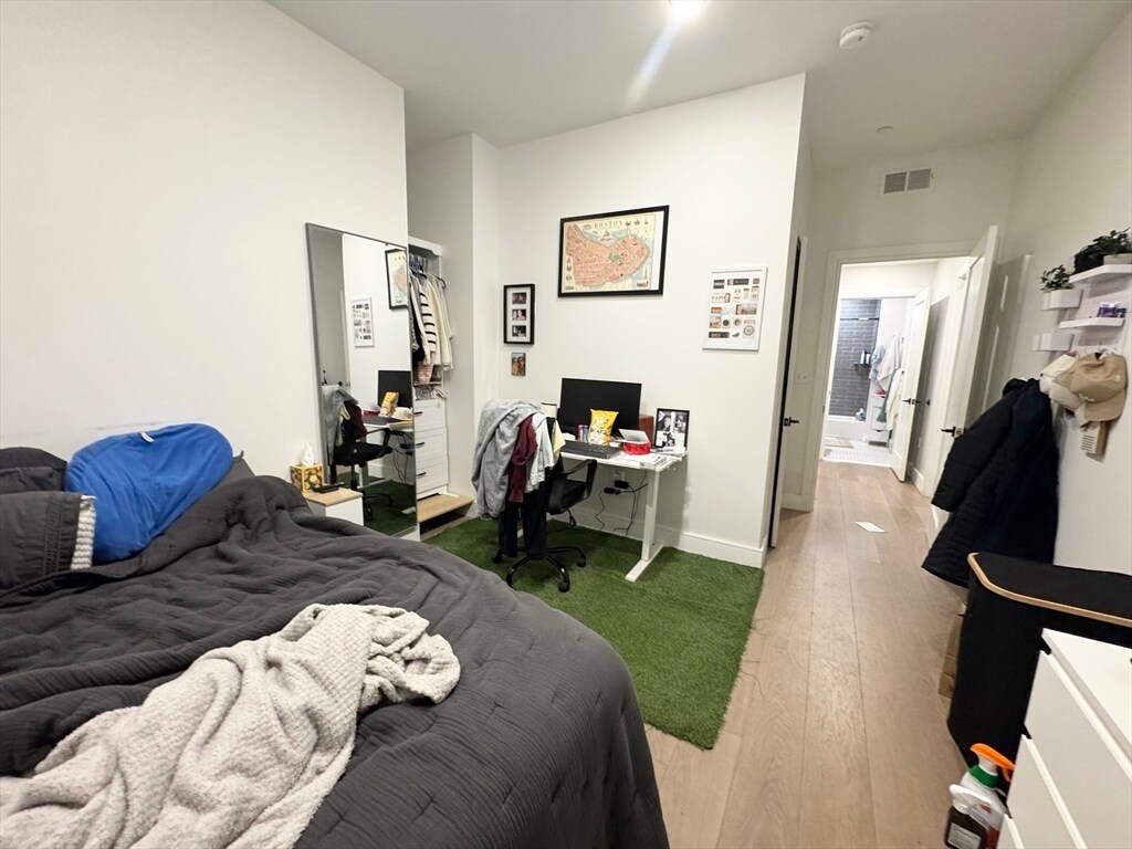 Building Photo - 33 Ward St