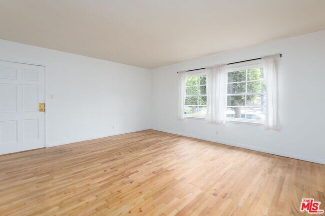 Building Photo - 1133 26th St