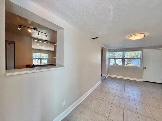 Building Photo - 2801 Nancy St