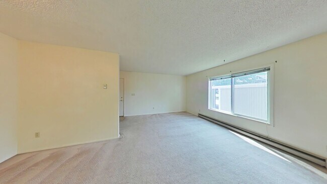 Building Photo - 2Bed 1Bath with Carport! Walk to MSU