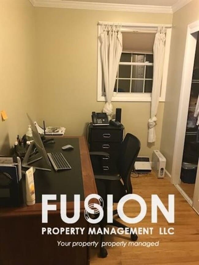 Building Photo - Spacious 3-Bedroom Home with POOL, Garage & Fenced Yard – New North End