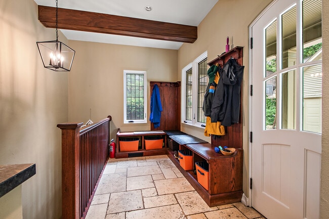 Building Photo - 2023-2027 W 108th Pl