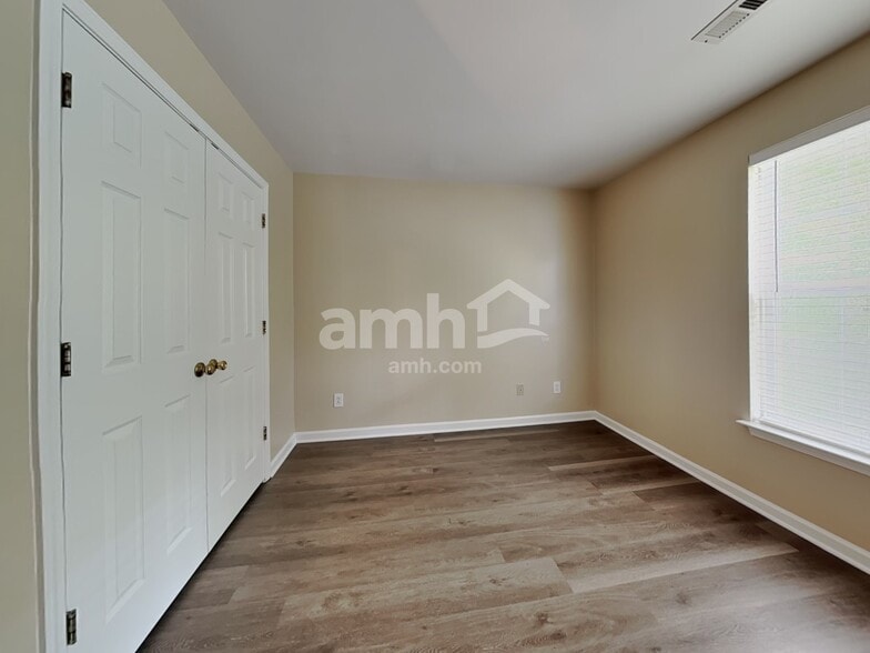 Building Photo - 3907 Gisbourne Dr