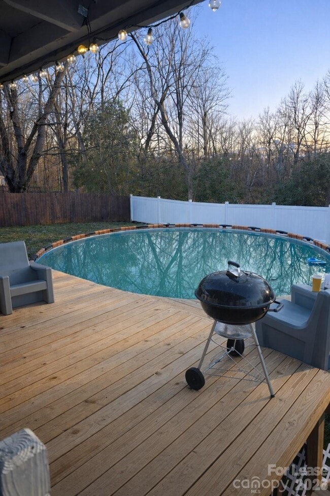 Building Photo - 1725 Ashcroft Ln