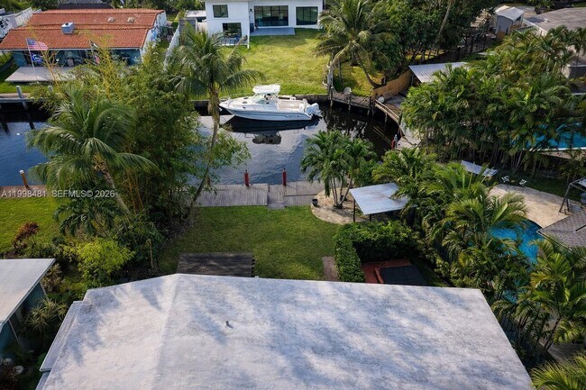 Building Photo - 2413 Nassau Ln