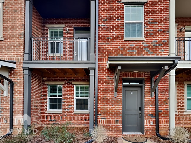 Building Photo - 1777 Temple Ave