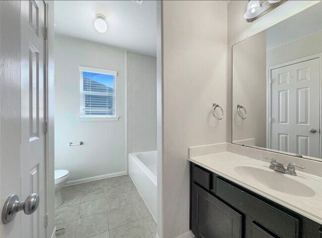 Building Photo - 8311 Bay Oaks Dr