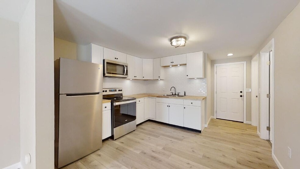 Kitchen - 173 S Main St