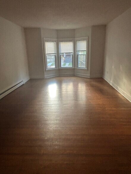 Building Photo - 35 Ashland Ave