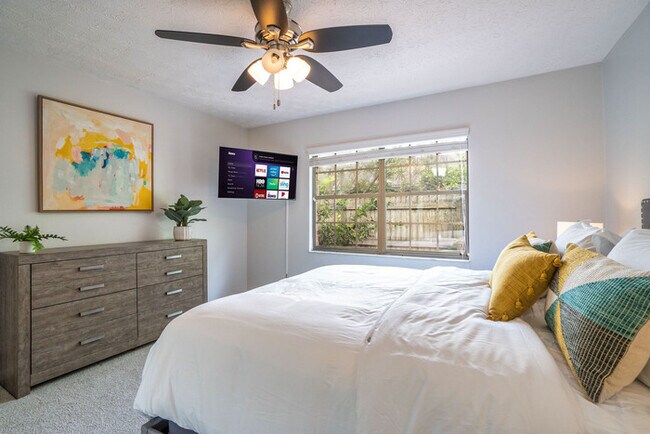 Building Photo - 42 Valencia St