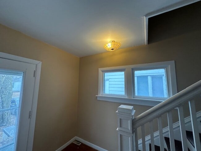 Building Photo - House for Rent with detached garage 3 BR/ 2 BA 61604