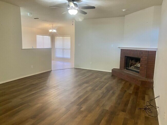 Building Photo - 508 N Juneau Ave