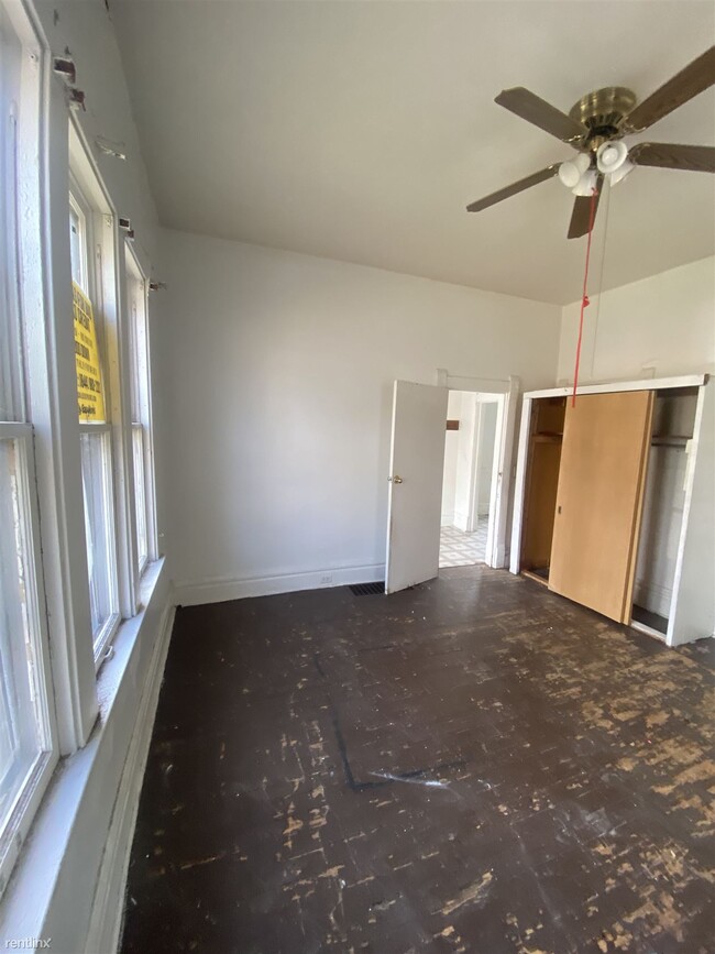 Building Photo - 3 br, 1 bath House - 2216 Northeast Monroe...
