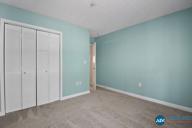 Building Photo - Move-In Ready 2 Bedroom Condo – Steps from Port Royal Sound - Available Now!