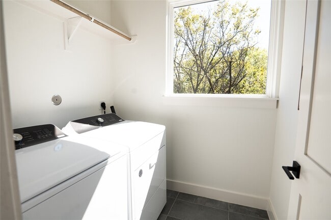 Building Photo - 3486 Luca St