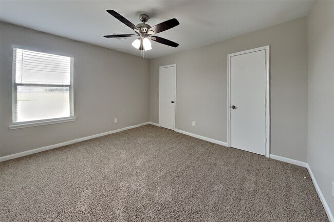 Building Photo - 2902 Crestbrook Bend Ln