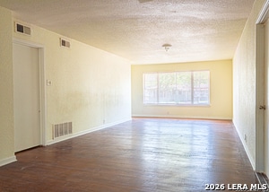 Building Photo - 243 Maplewood Ln