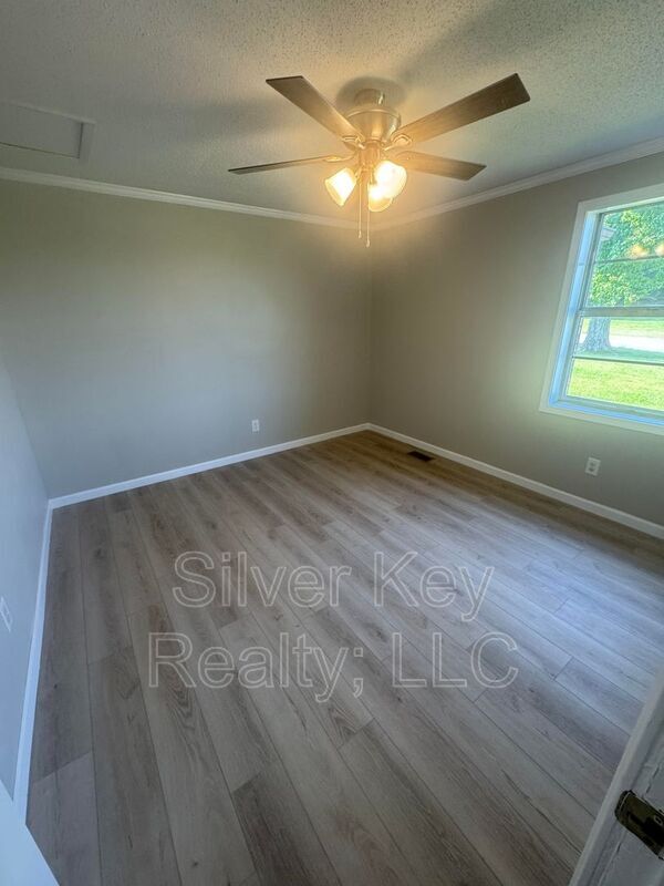 Building Photo - 137 Co Rd 193
