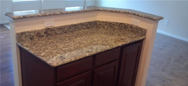 Building Photo - Beautiful Townhome in Charlotte