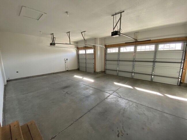 Building Photo - 418 Freemont Drive