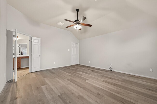 Building Photo - 28207 Chalet Park Dr