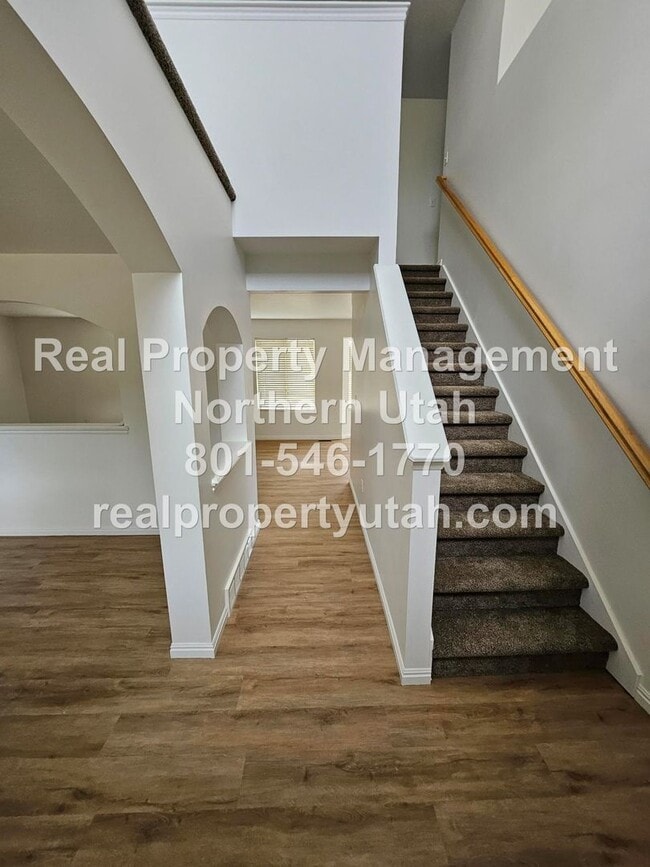 Building Photo - 3 Bedroom Home in Clearfield Available