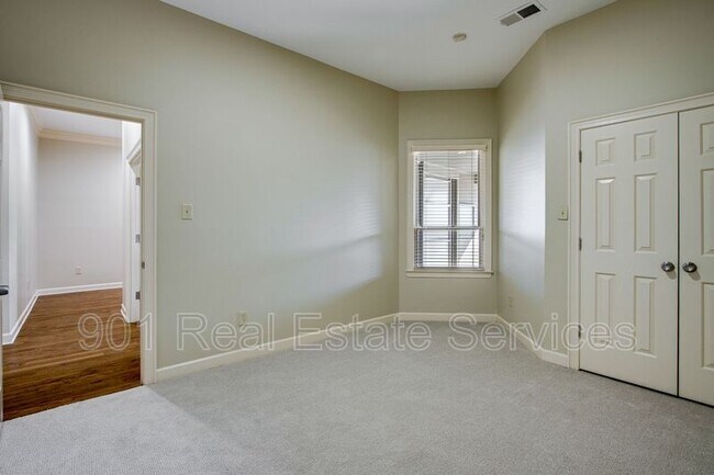 Building Photo - 393 Tennessee St