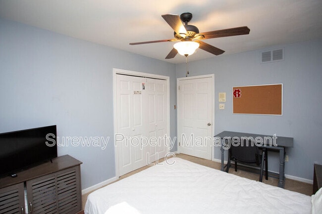 Building Photo - 901 Kresson Rd