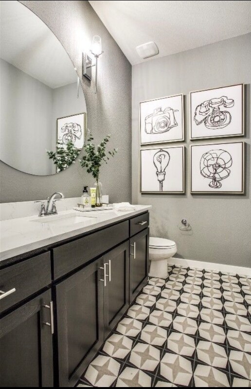 Building Photo - 204 Carmen Oak Ln