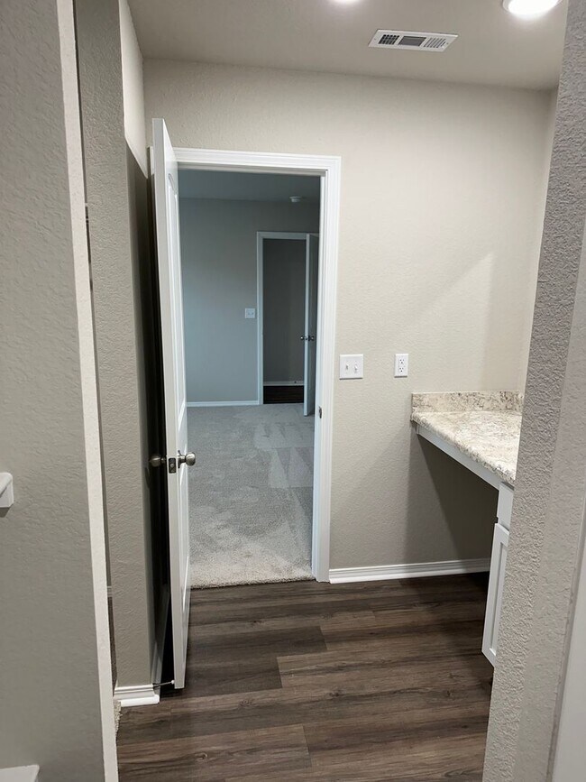 Building Photo - Don’t Wait — Available Now! 3 Bedroom, 2 Bath Home in North Little Rock