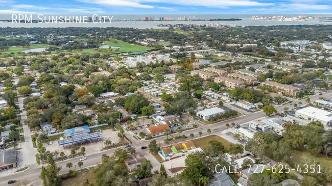 Building Photo - 1500 Clearwater Largo Rd