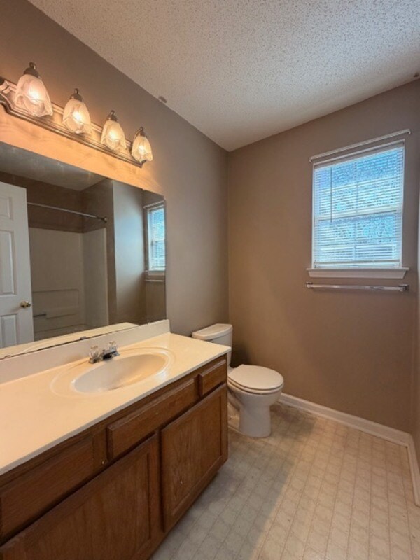 Building Photo - 229 Stonewood Dr