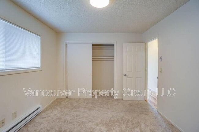 Building Photo - 609 W McLoughlin Blvd