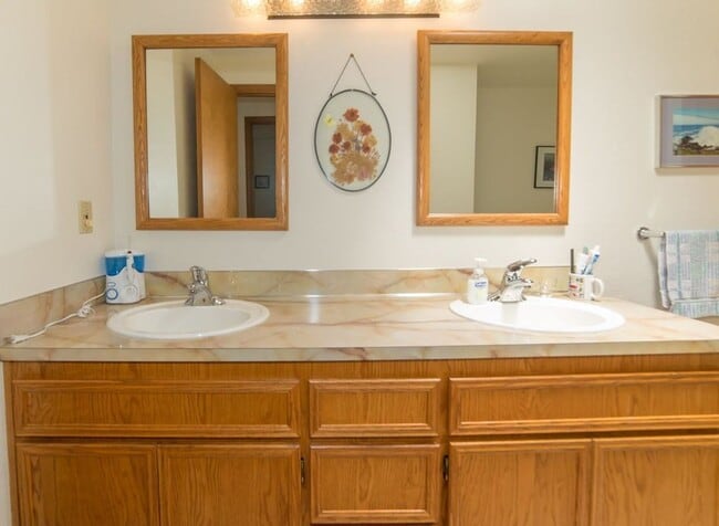 Building Photo - We have the wonderful 3 bed/2 bath you’ve been waiting for!