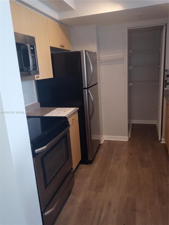 Building Photo - 1900 Van Buren St