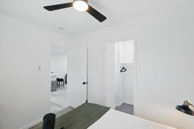 Building Photo - 2336 Minnie St