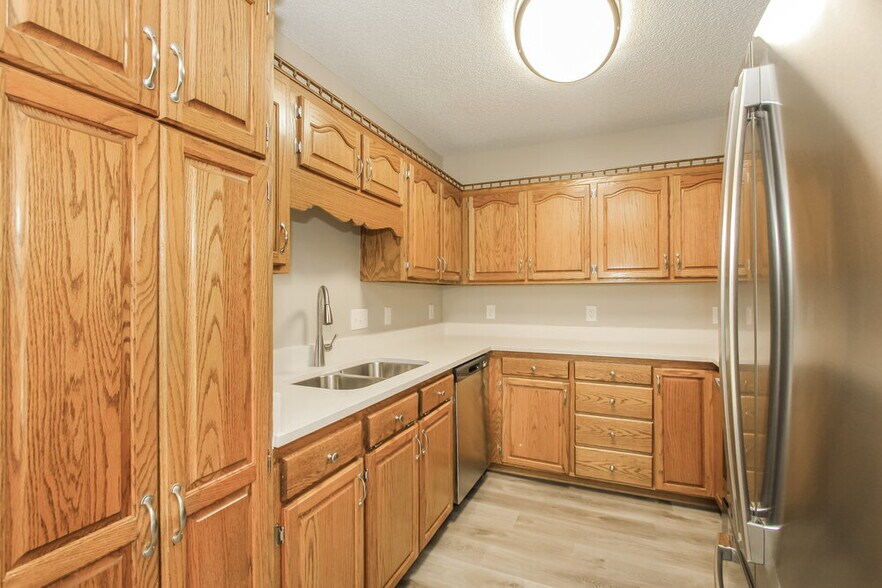 Building Photo - 6009 Burnt Mill Run