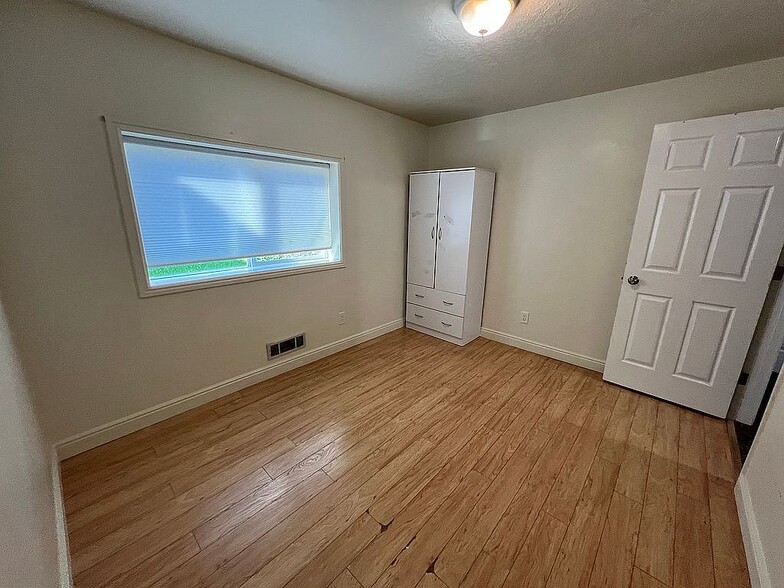 Building Photo - 403 Evans Dr