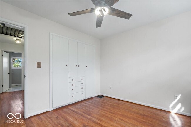 Building Photo - 10293 E County Rd 100 S