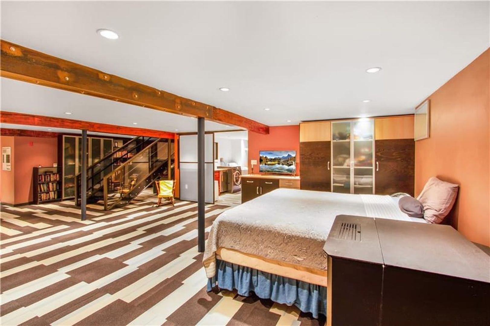 Building Photo - 847 Weeden St