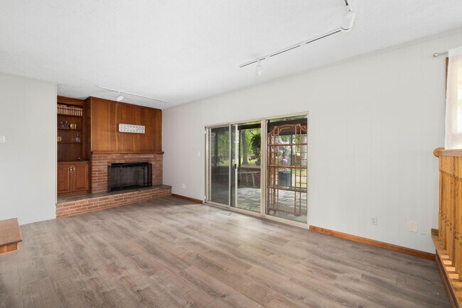 Building Photo - 2209 King College Rd