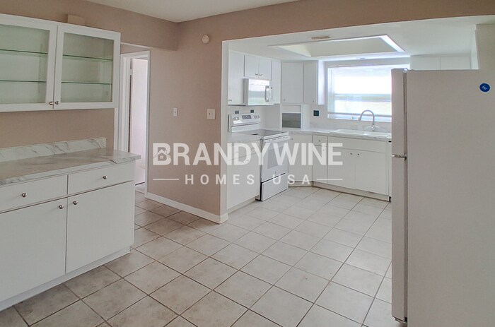 Building Photo - 9923 Woodridge Ct