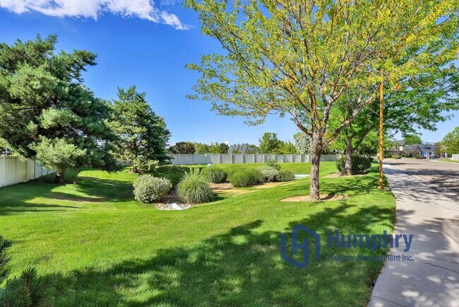 Building Photo - 3956 E Granger Dr