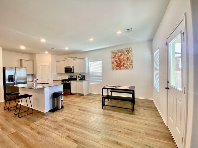 Building Photo - 208 Golden Grove Pkwy