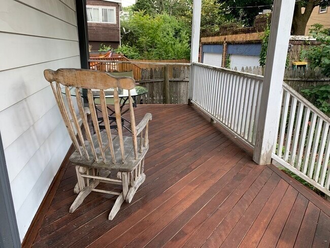 Building Photo - 27 Cambria St