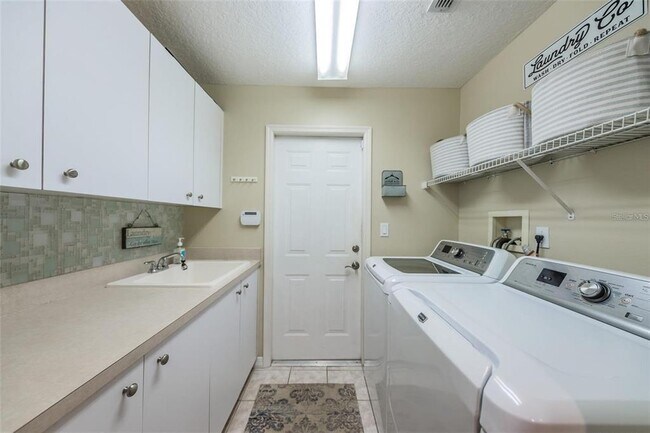 Building Photo - 1203 Hagen Dr