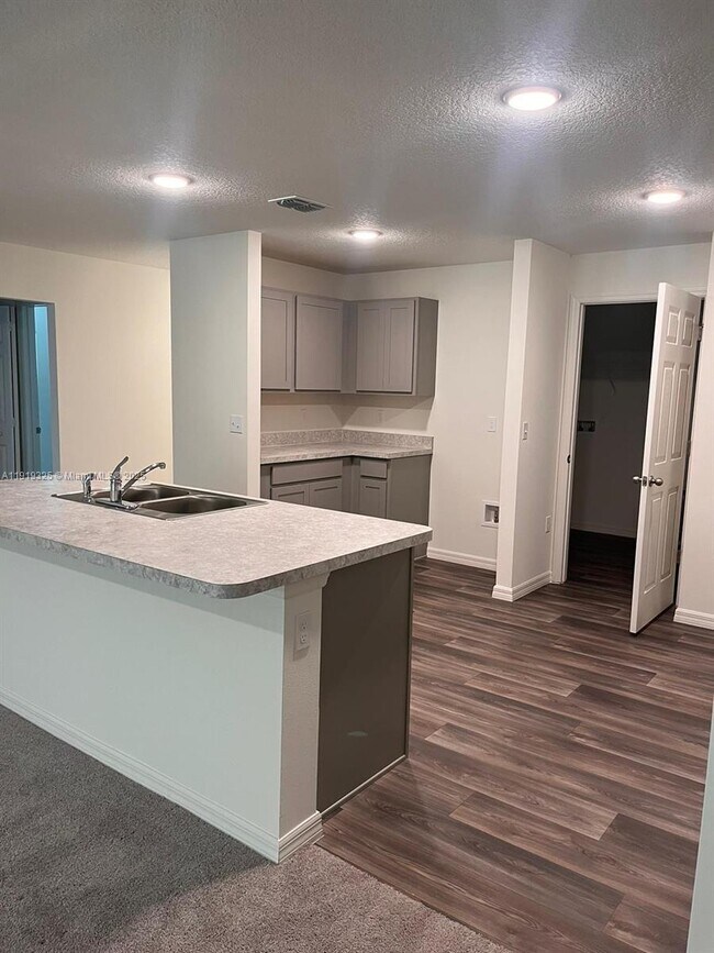 Building Photo - 579 NW North Macedo Blvd